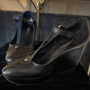 Louis Vuitton Black Leather Wedges